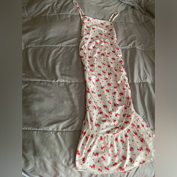 WHITE & RED SUMMER DRESS ❤️🤍 - Picture 3 of 7